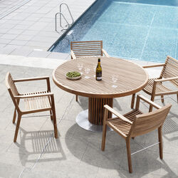 OUTDOOR RIB Round Dining Table &Oslash; 130 cm, Sibast Furniture