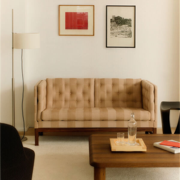 EJ315 2-seater Sofa, Reflex 339/oiled walnut, Fredericia Furniture