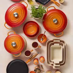 Signature cast iron buffet pot 30 cm, volcanic, Le Creuset