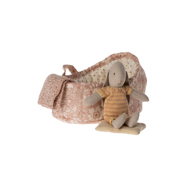 Bunny&nbsp;in&nbsp;Carry&nbsp;Cot, pink, Maileg