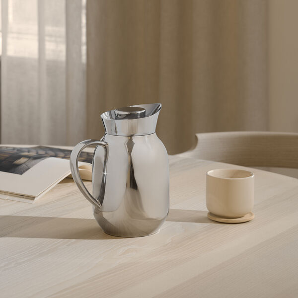 Amphora vacuum jug, steel Amphora vacuum jug, steel, Stelton