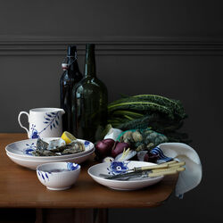Blue Fluted Mega Modern Plate &Oslash; 25 cm, Royal Copenhagen