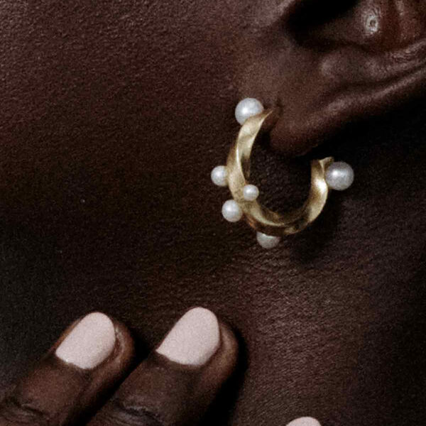 VENUS SERENADE EARRINGS, gold plated/white, House of Vincent