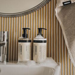 01 Signature Hand Soap | Sea Buckthorn & Chamomile | Edition Verre, Humdakin
