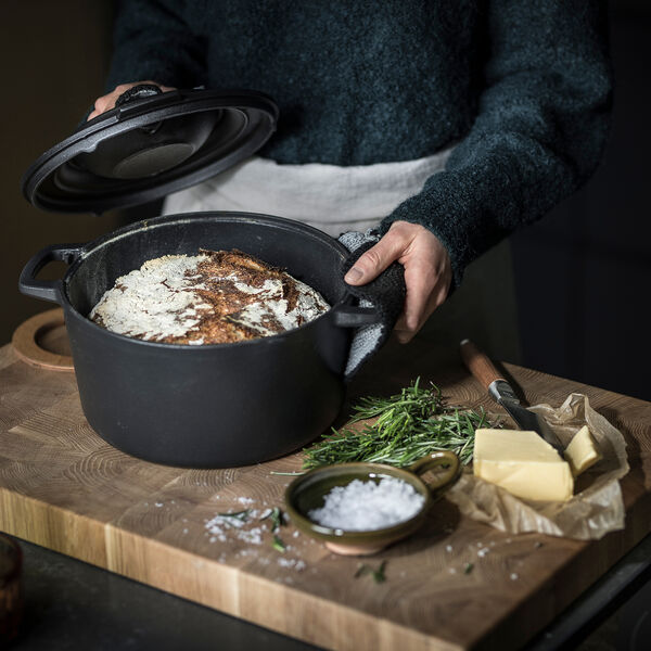 Norden Cast Iron Casserole 6 L, black, Fiskars