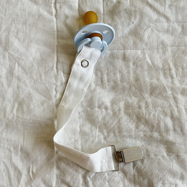 Pacifier Clip, white dot, Lalaby