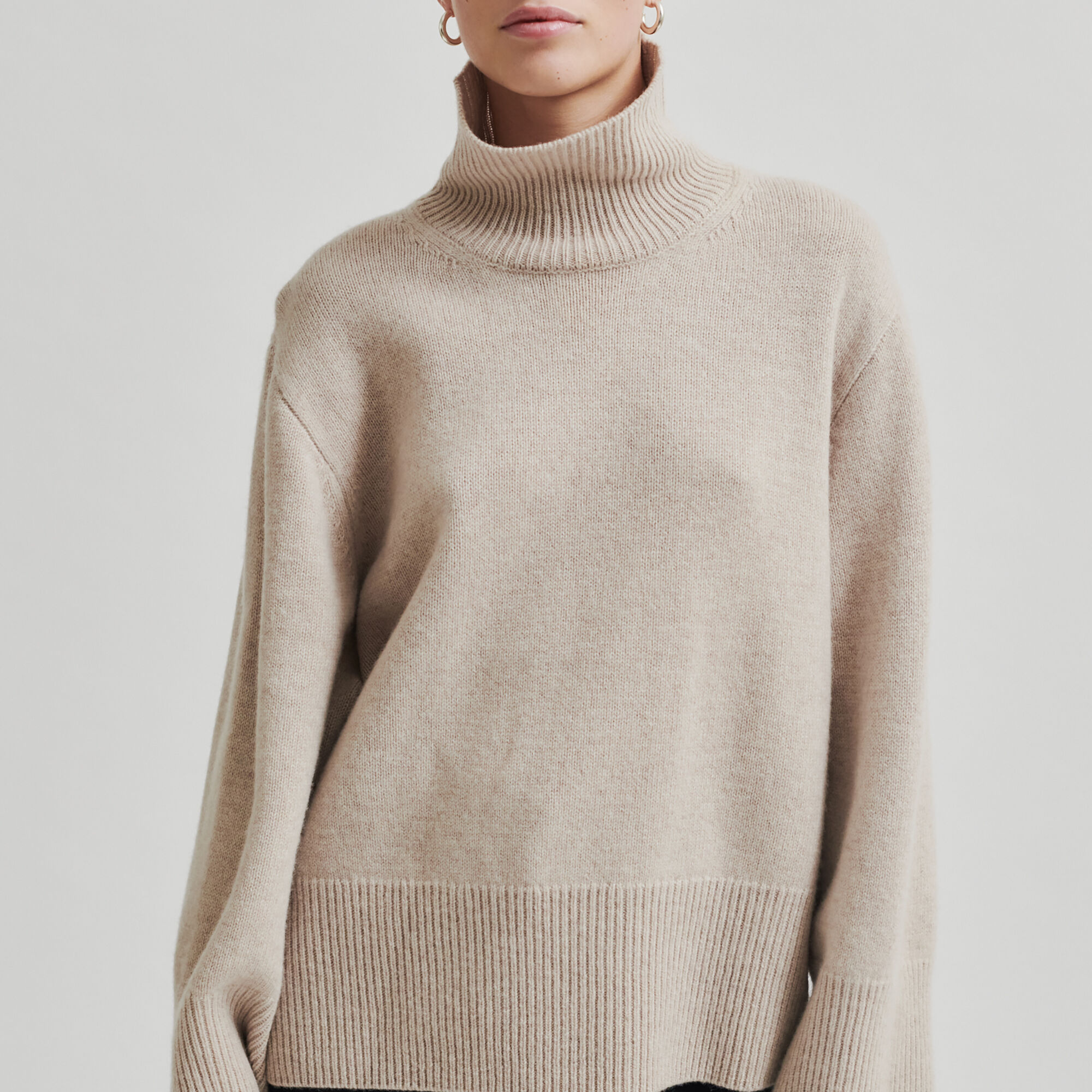 Alpha Knit T-Neck, pumice stone