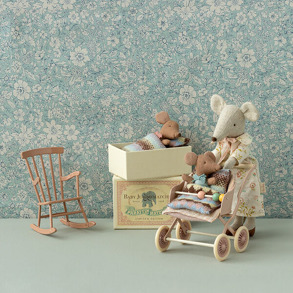 Sleepy/Wakey Baby Mouse in Matchbox, blue, Maileg