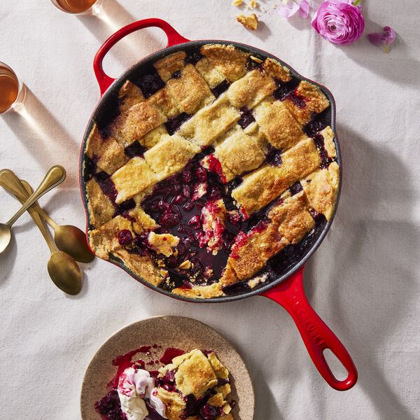 Signature cast iron round skillet &Oslash; 23 cm, cerise, Le Creuset