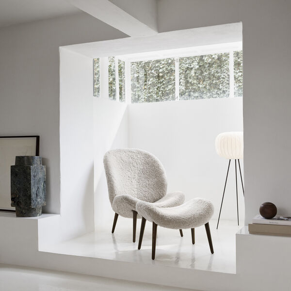 VIPP466 Lodge Lounge Chair, off-white, Vipp