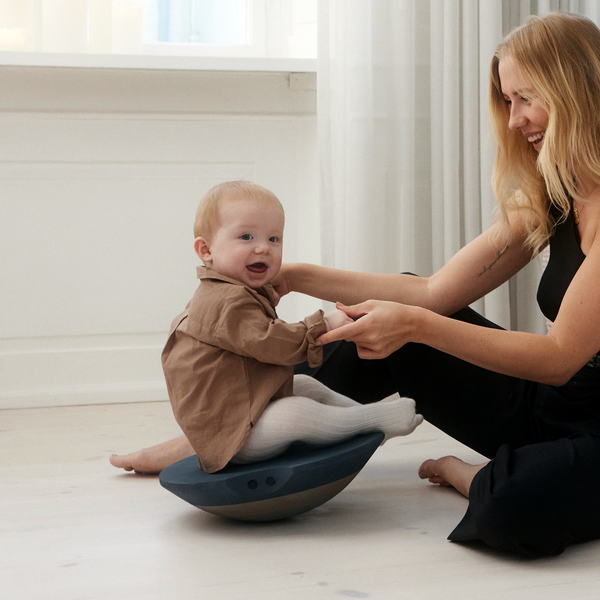 Turtle, cloudy blue, bObles