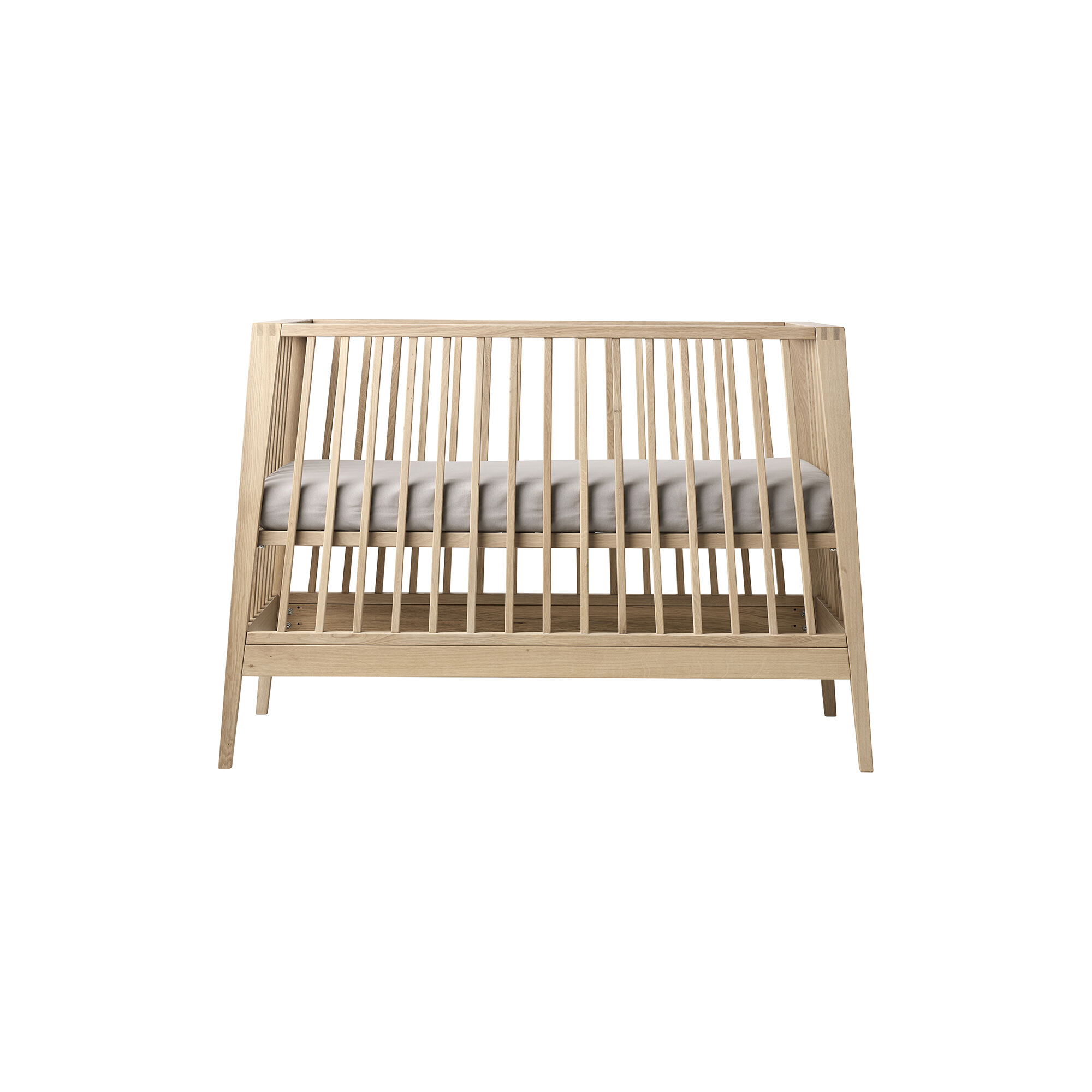 Linea by Leander Baby Cot oak
