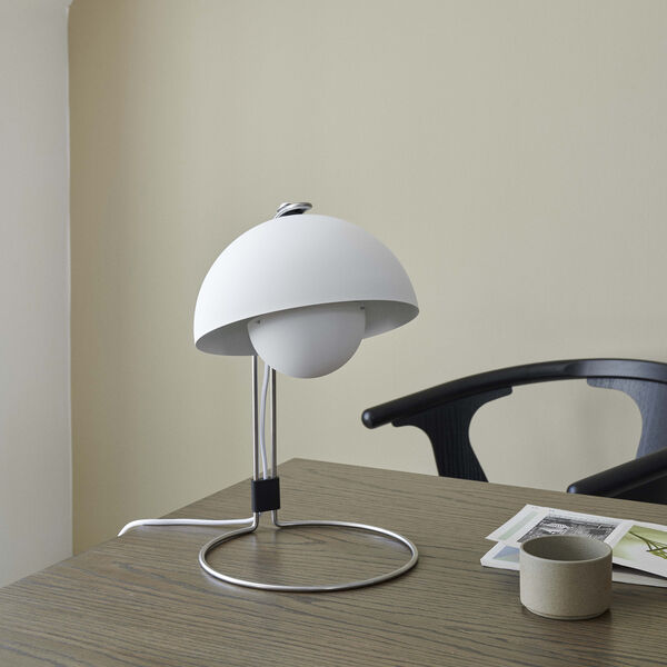 Flowerpot VP4 | Matt White | Table Lamp, &Tradition