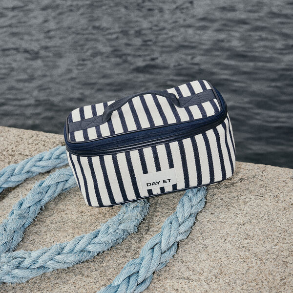 Day Gweneth J Beachy Box, navy blazer, DAY ET