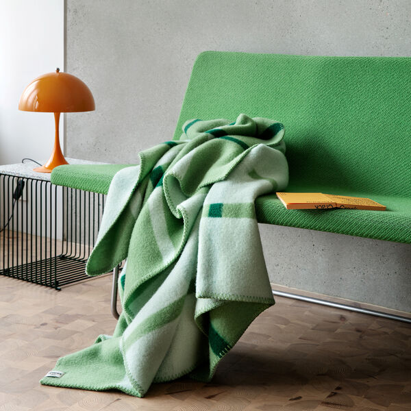 KNUT Throw, field green KNUT Throw, field green, Røros Tweed