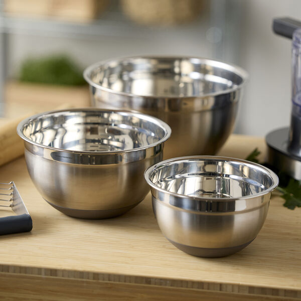 Mixing bowl with silicone base, Blomsterbergs