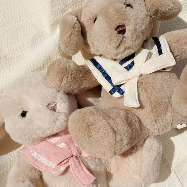 Lola Sailor Bunny, Konges Sl&oslash;jd