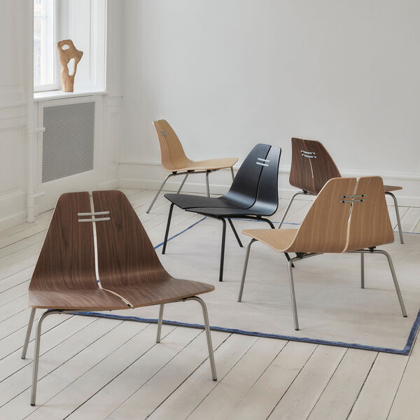 PK23&trade; Lounge Chair, clear lacquered walnut/steel, Fritz Hansen