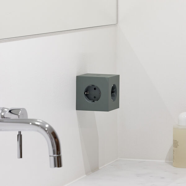 Square 2 USB-C (30W), oak green, Avolt