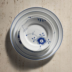 Blue Fluted Mega Plate No. 6 &Oslash; 17 cm, Royal Copenhagen