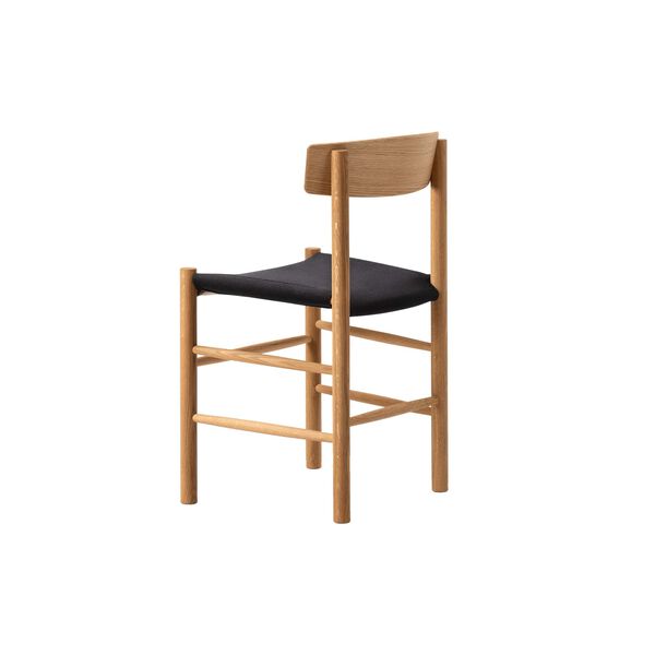 J39 Mogensen Chair with Seat Upholstery, oiled oak/black canvas J39 Mogensen Chair with Seat Upholstery, oiled oak/black canvas, Fredericia Furniture
