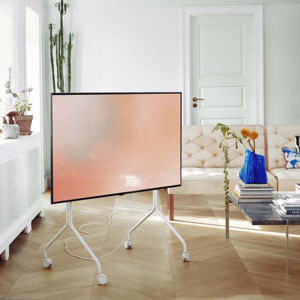 Moon Rollin', pearl Moon Rollin', pearl, Pedestal