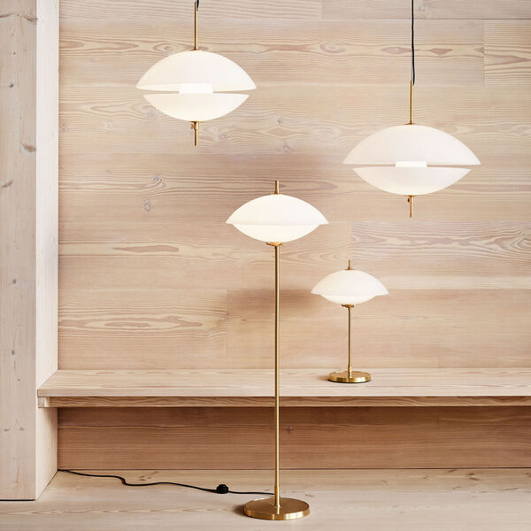 Clam™ Floor Lamp, opal/brass, Fritz Hansen