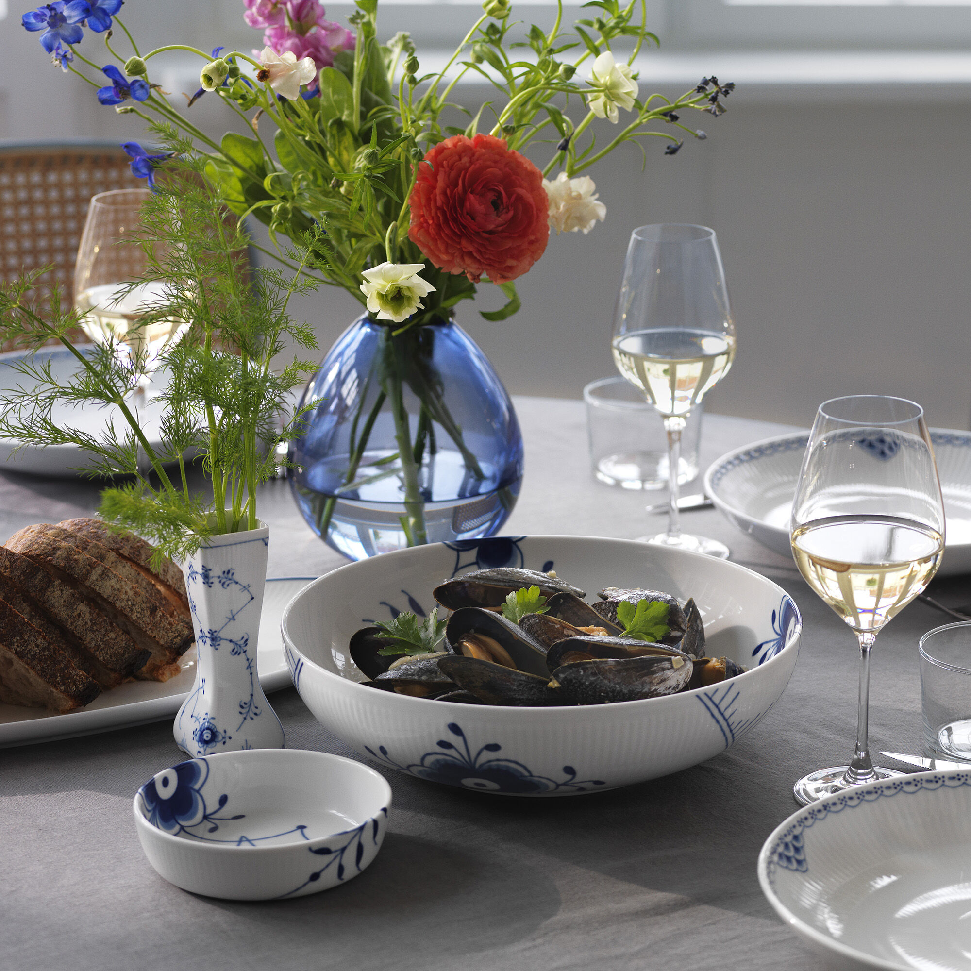 Blue Fluted Mega Bowl 240 cl
