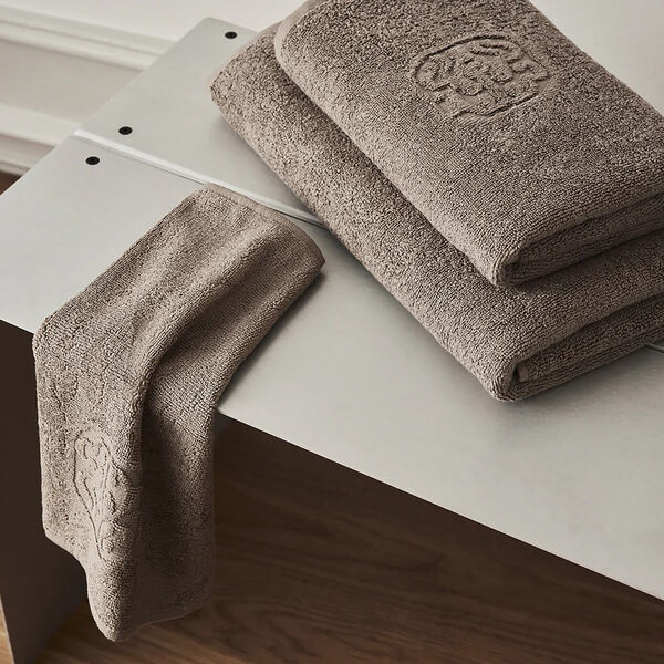 DAMASK TERRY Towel, walnut DAMASK TERRY Towel, walnut, Georg Jensen Damask