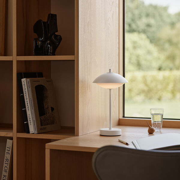 Clam™ Portable Lamp, white, Fritz Hansen