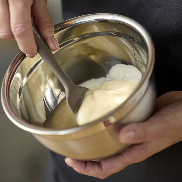 Mixing bowl with silicone base, Blomsterbergs