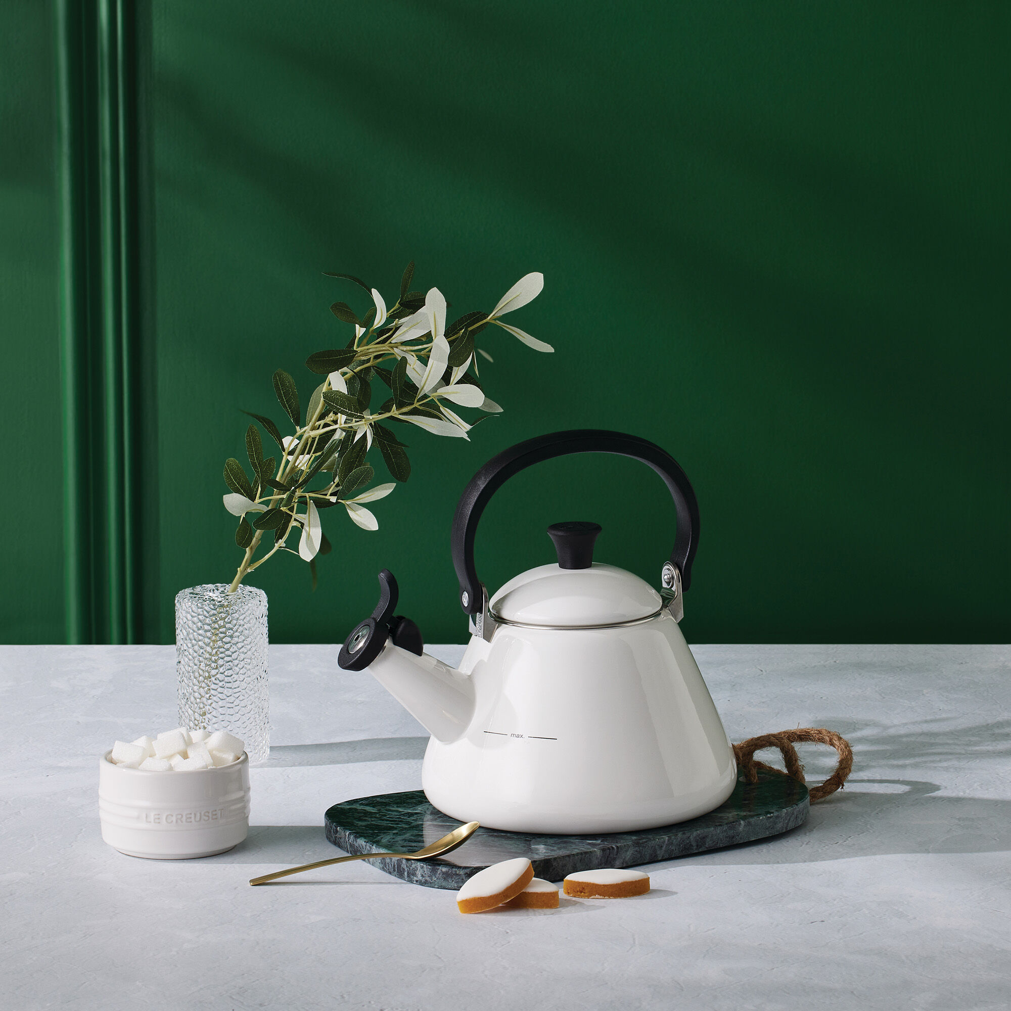 Le creuset white kettle cheap