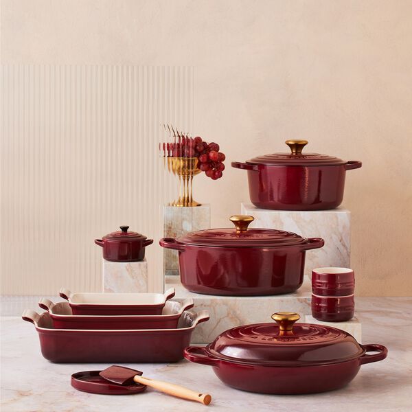 Signature round cast iron pot &Oslash; 24 cm, garnet, Le Creuset