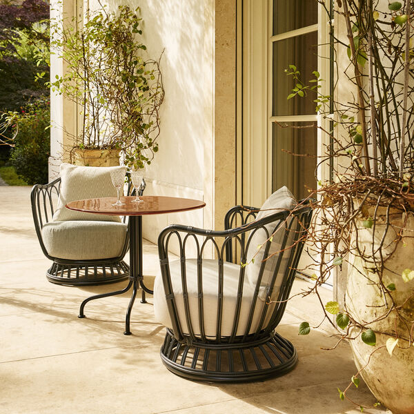 Grace Outdoor Lounge Chair, black Grace Outdoor Lounge Chair, black, GUBI