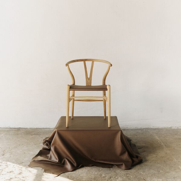CH24P | Wishbone Chair | Oak Oil/Loke 7060, Carl Hansen & S&oslash;n