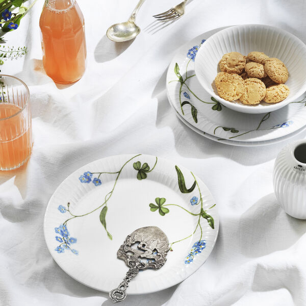 Hammershøi Summer Plate Ø 22 cm, forget me not, Kähler