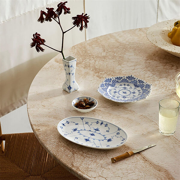 Blue Fluted Full Lace plate with cut edge &Oslash; 21 cm, Royal Copenhagen