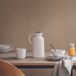 Silhouette Vaccum Jug, white, Eva Solo